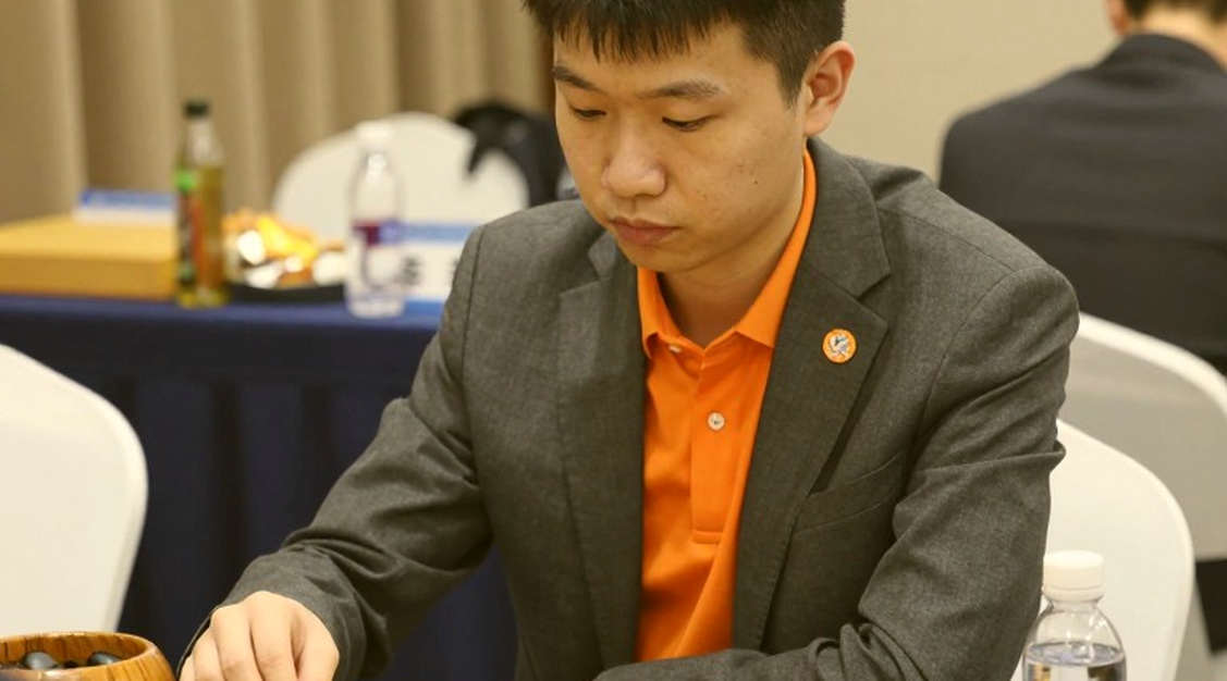 Petroff, ba cây bút và cỗ máy nội dung tháng 8 của ChessBase