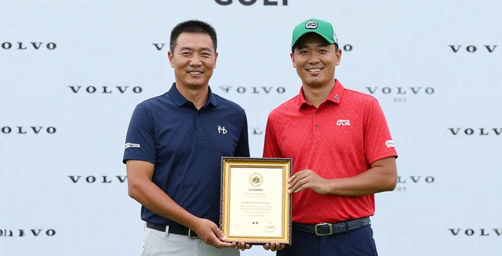 Hợp đồng, lịch thi đấu và những đầu gối bị bỏ quên trong kỳ chuyển nhượng golf