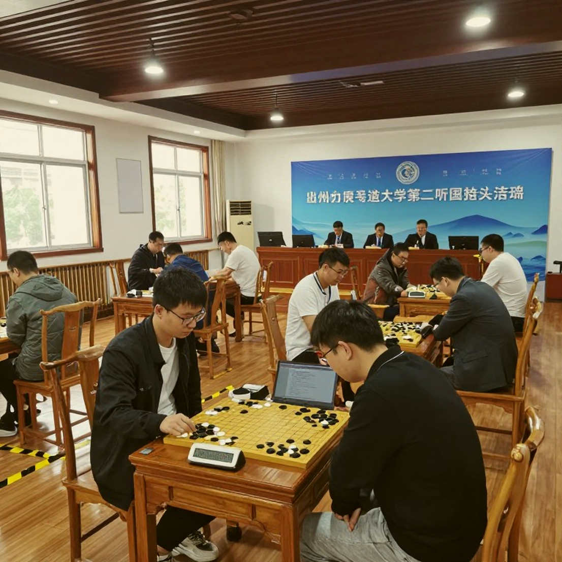Sau tấm HCV Olympiad, Ấn Độ chờ dữ liệu xác nhận Divya Deshmukh và Vaishali đã mạnh hơn