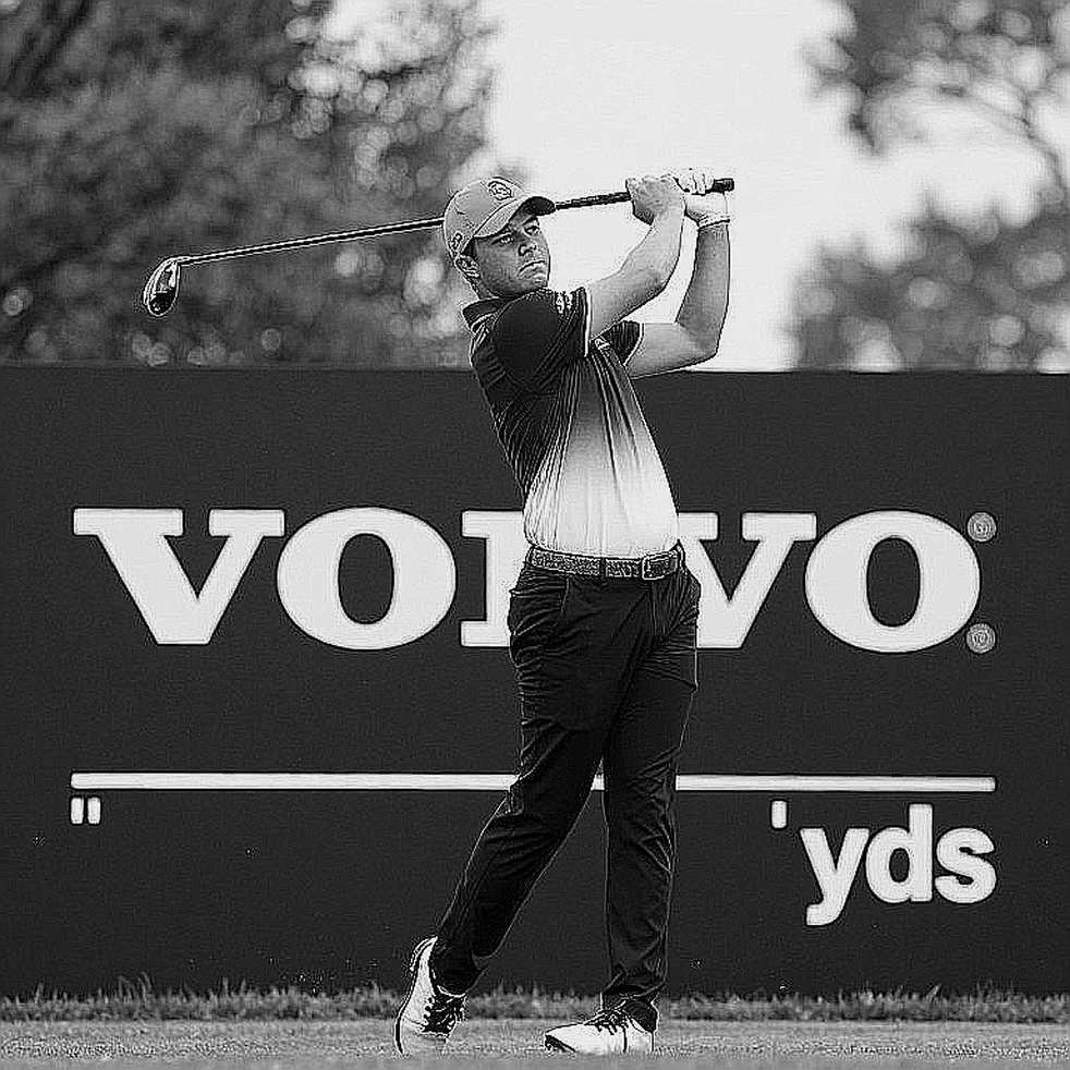 Rai chia đỉnh Wentworth trong vòng gió, McIlroy kém ba gậy và vết nứt mang tên Rahm