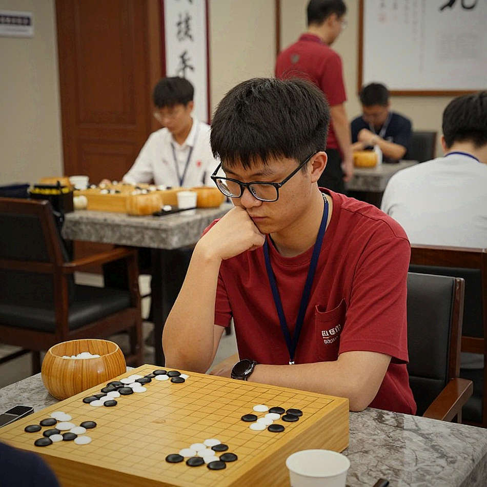 Olympiad Cờ vua vòng 9: Gukesh thoát hiểm trong 54 nước đi, Ấn Độ vẫn chưa nắm quyền tự quyết